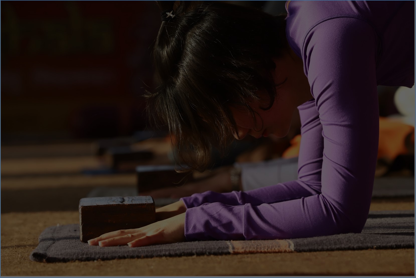Profesores y estudiantes de yoga en Aatm Yogashala Rishikesh
