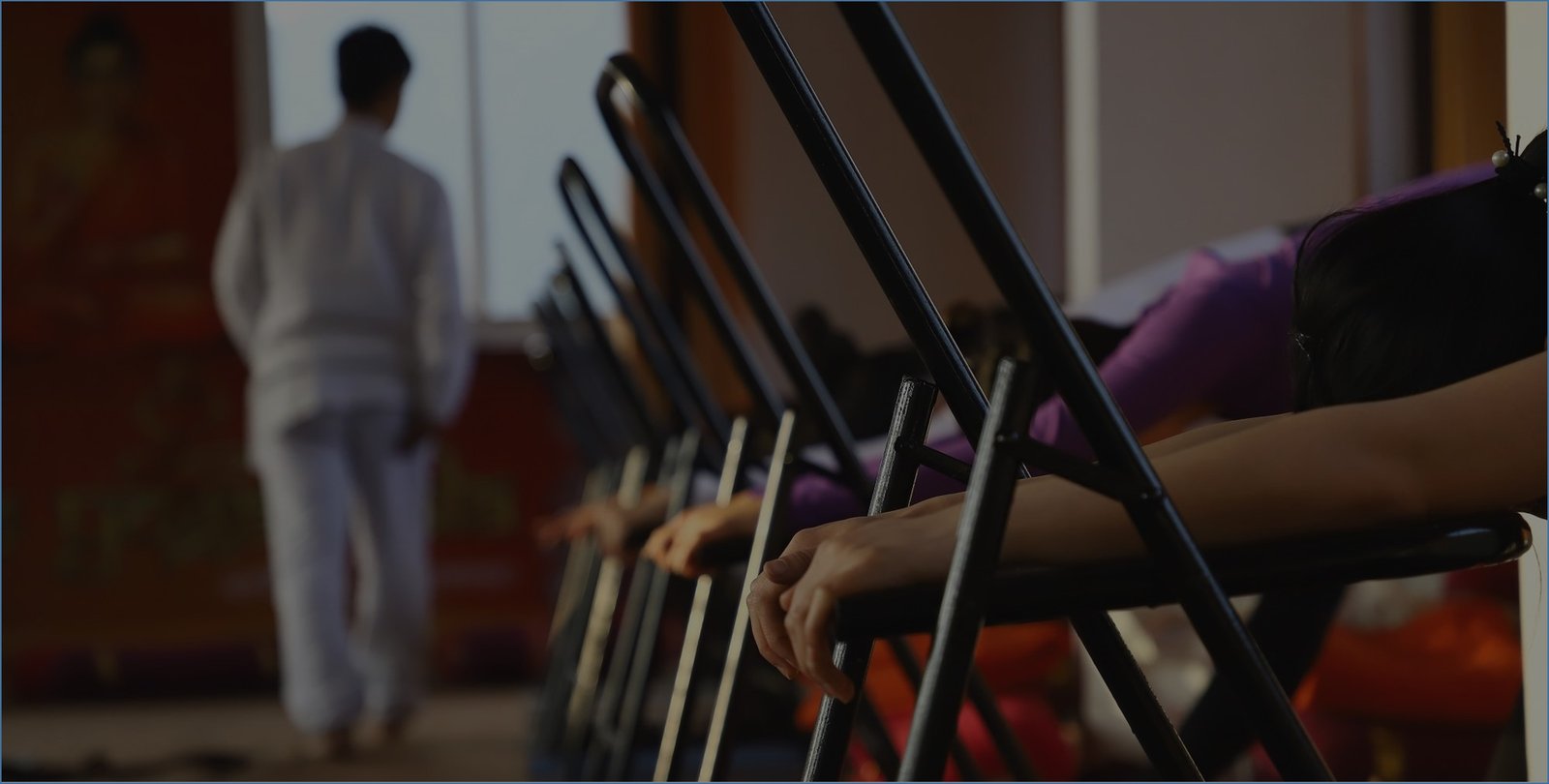 Profesores y estudiantes de yoga en Aatm Yogashala Rishikesh