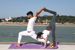 100-hours-beginner-yoga-course