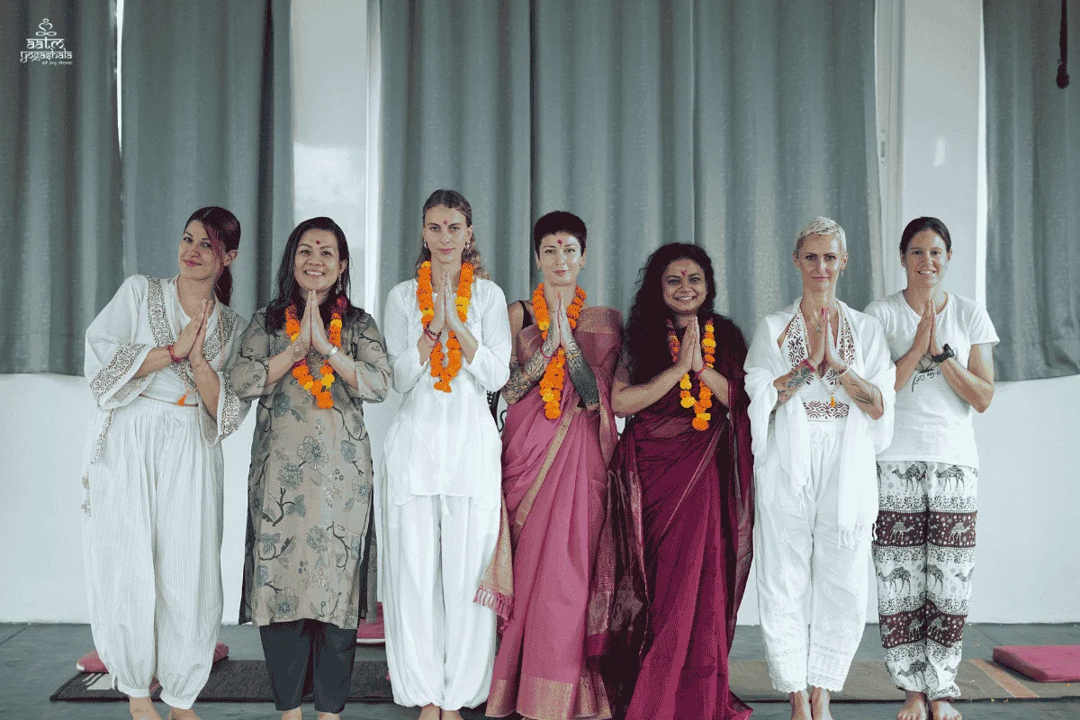 300 Hour Yoga Teacher Training students and teachers at Aatm Yogashala Rishikesh