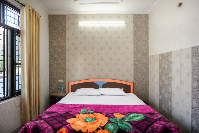 private room yoga school Rishikesh peaceful stay comfortable retreat room