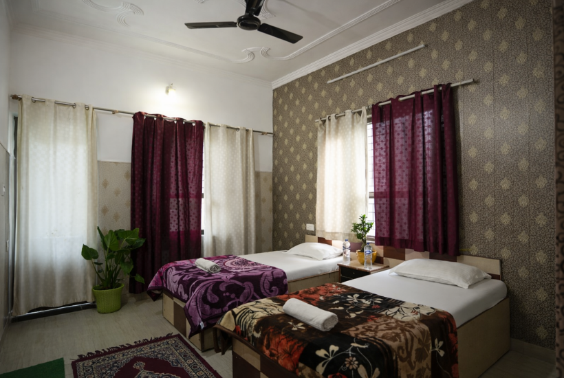 comfortable shared accommodation yoga retreat Rishikesh peaceful environment