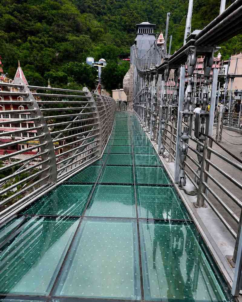 Bajrang Setu bridge in Rishikesh near Ganga river