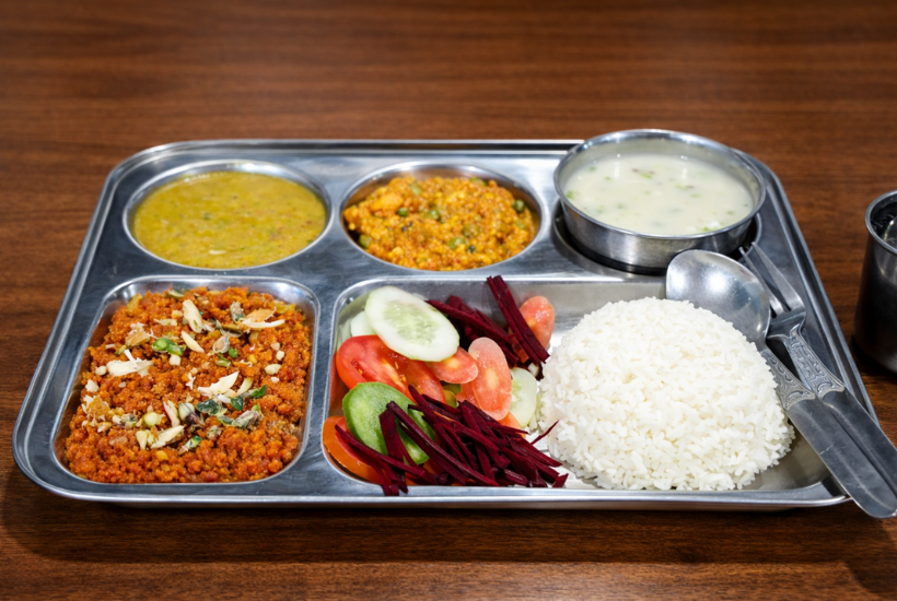 sattvic dinner yoga retreat India Rishikesh light vegetarian food