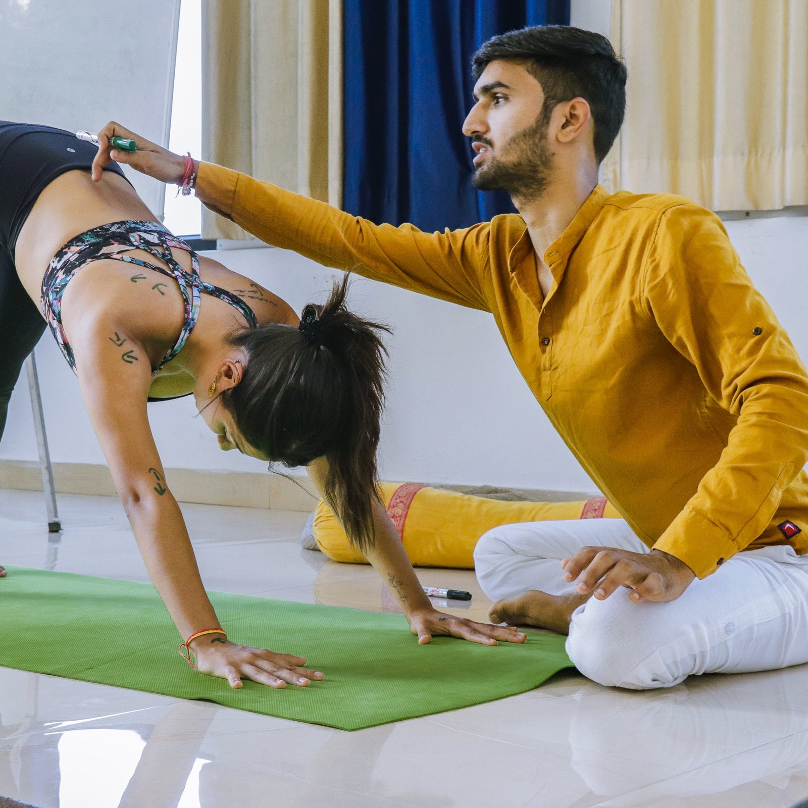 ashtanga-yoga-courses-in-rishikesh